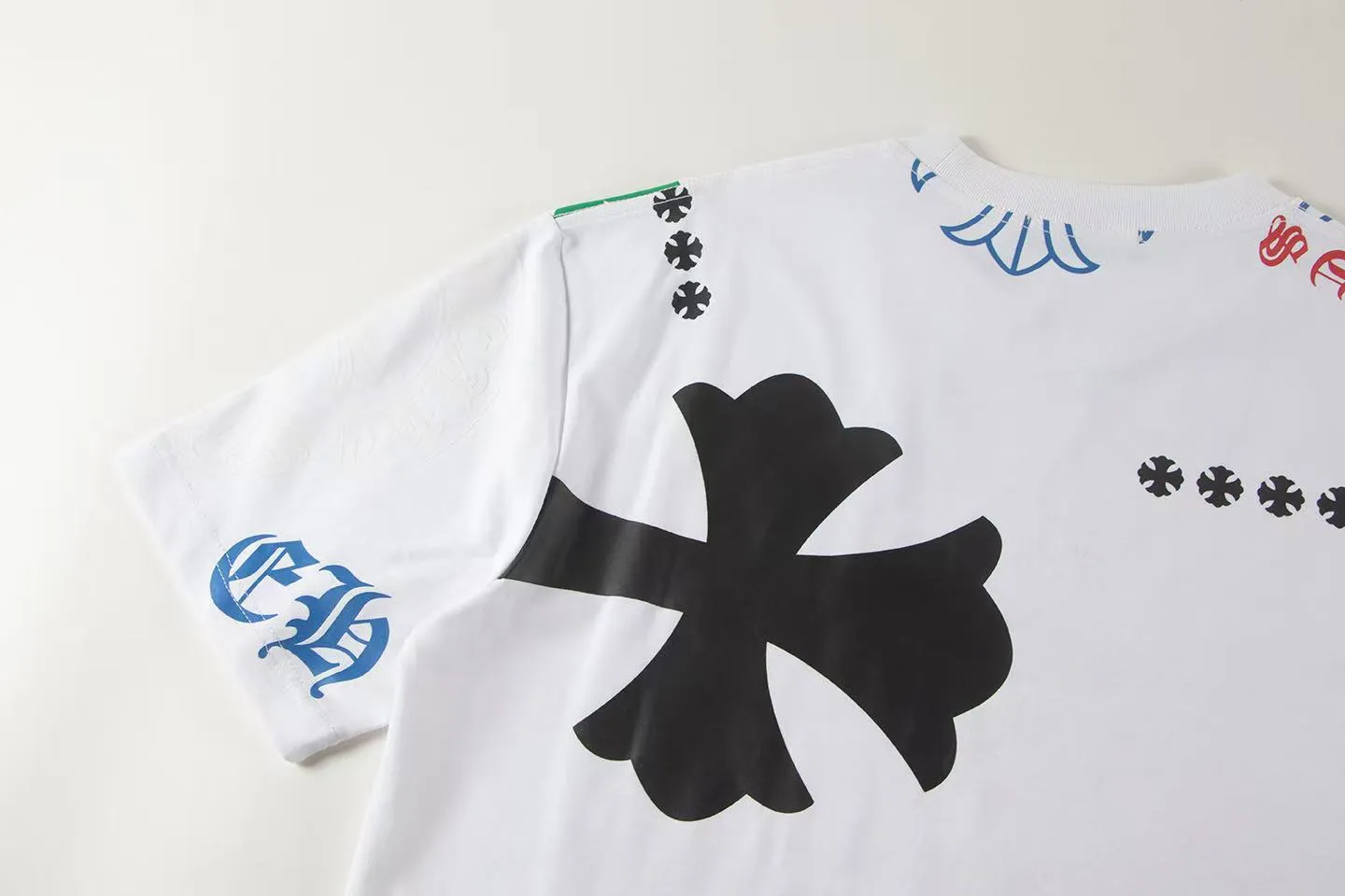 🅿️160 Style: 2025 new Croix Heart short-sleeved T-shirt Material: High version 300g double yarn combed cotton Size: S～XL Color: White Style number: Z007